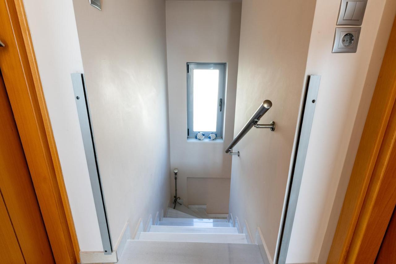 Elegant New Maisonette Near The Sea Aegina Exteriör bild